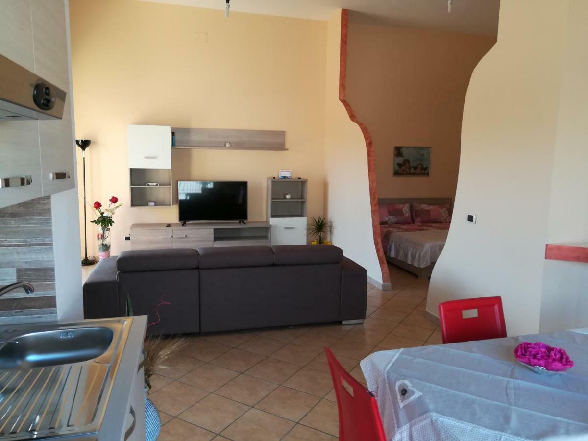 Willa Dolce Casa Sara Collemeto Zewnętrze zdjęcie