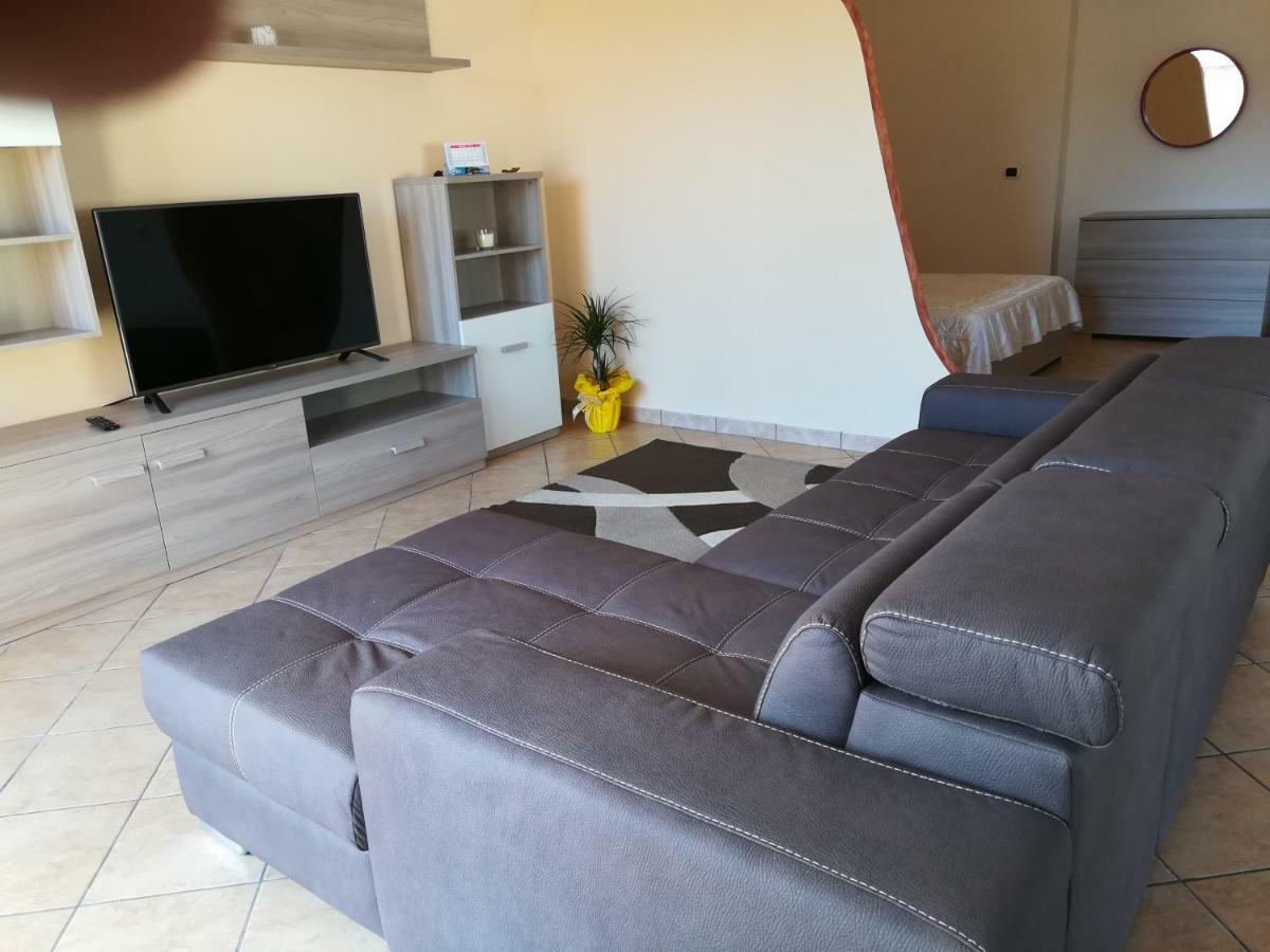 Willa Dolce Casa Sara Collemeto Zewnętrze zdjęcie