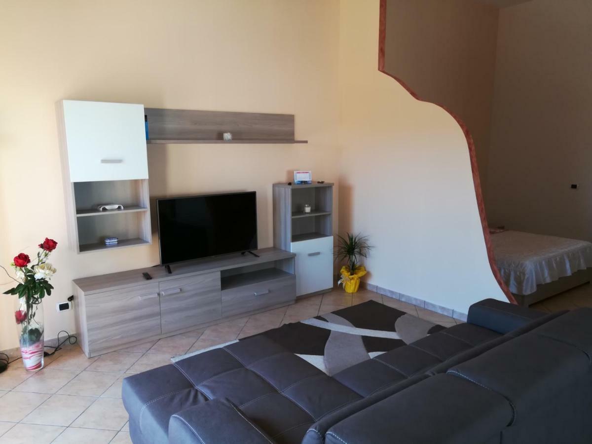 Willa Dolce Casa Sara Collemeto Zewnętrze zdjęcie