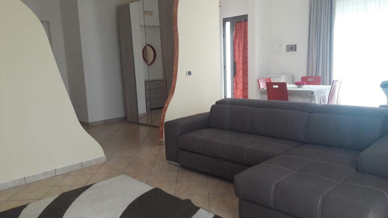 Willa Dolce Casa Sara Collemeto Zewnętrze zdjęcie