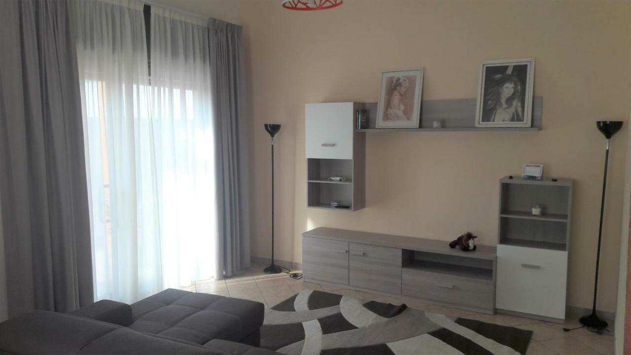 Willa Dolce Casa Sara Collemeto Zewnętrze zdjęcie