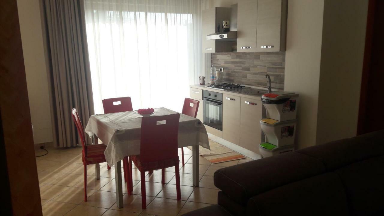 Willa Dolce Casa Sara Collemeto Zewnętrze zdjęcie