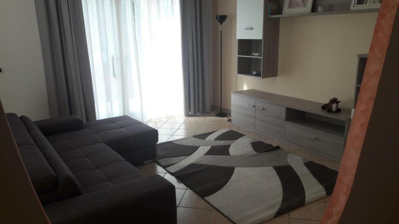 Willa Dolce Casa Sara Collemeto Zewnętrze zdjęcie