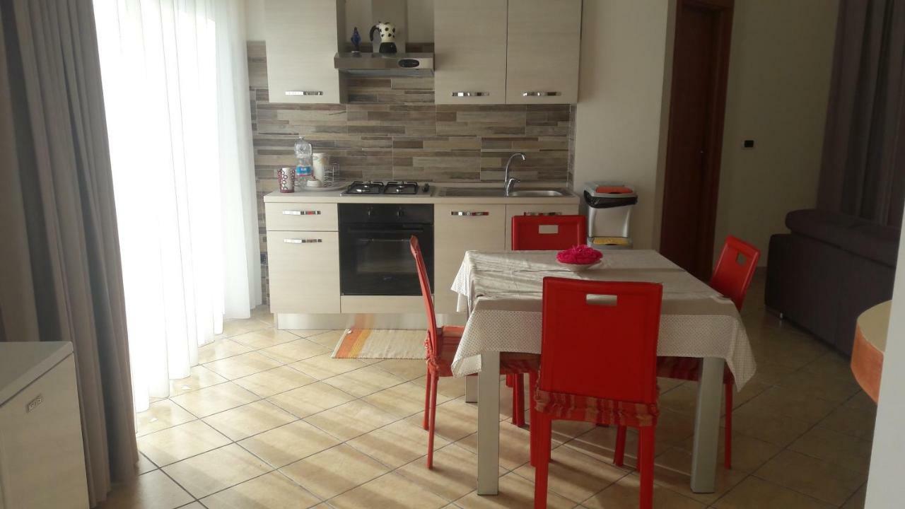 Willa Dolce Casa Sara Collemeto Zewnętrze zdjęcie